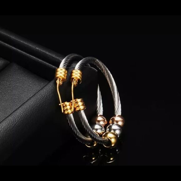 BIG HOOP EARRINGS WITH 3 BEADS - Picture 3 of 6